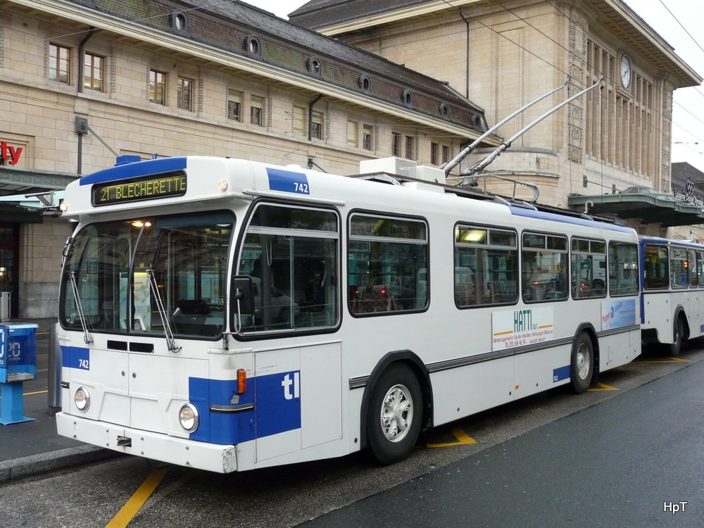 TL - FBW Trolleybus Nr.742 unterwegs auf der Linie 21 in Lausanne am 10.05.2010