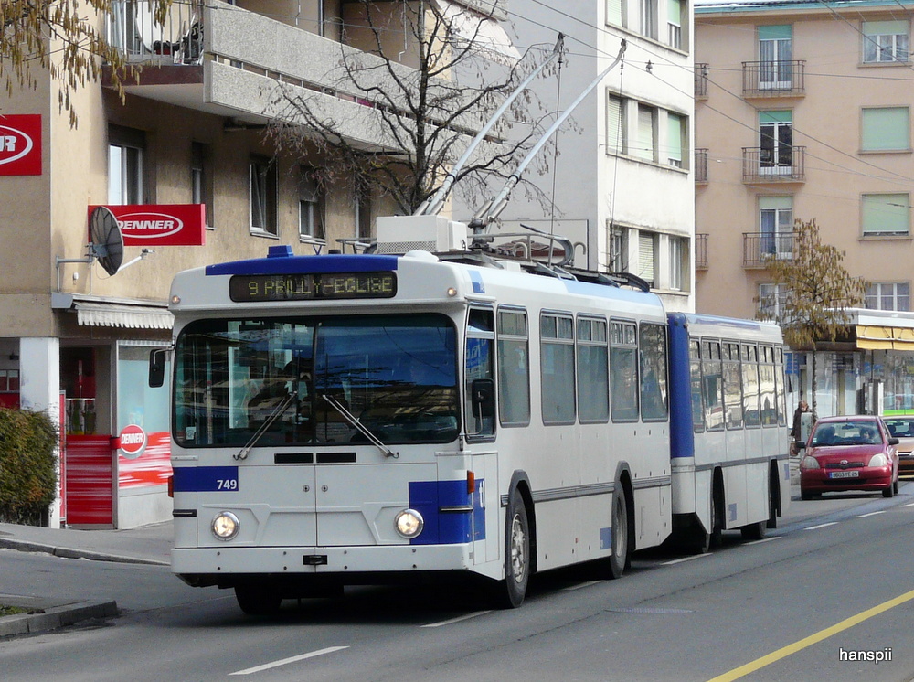tl - FBW Trolleybus Nr.749 mit Anhnger unterwegs auf der Linie 9 in der Stadt Lausanne am 16.02.2013