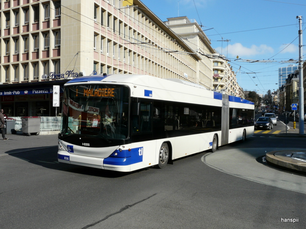 tl - Hess Swisstrolley BGT-N2C Nr.836 unterwegs auf der Linie 1 in der Stadt Lausanne am 16.02.2013