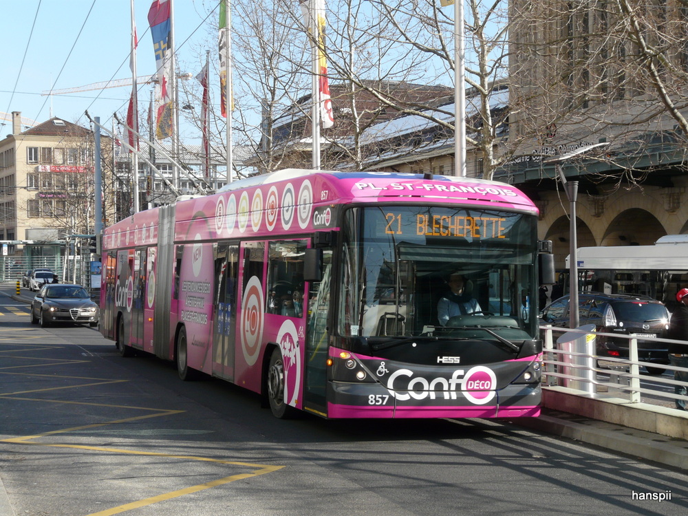 tl - Hess Swisstrolley BGT-N2C Nr.857 unterwegs auf der Linie 21 in der Stadt Lausanne am 16.02.2013