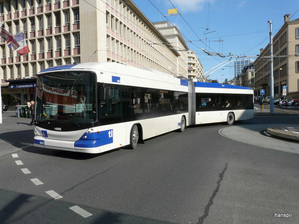 tl - Hess Swisstrolley BGT-N2C Nr.864 unterwegs auf der Linie 3 in der Stadt Lausanne am 16.02.2013