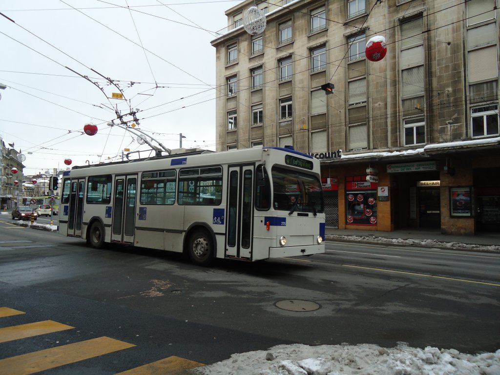 TL Lausanne Nr. 775 NAW/Lauber Trolleybus am 5. Dezember 2010 Lausanne, Bel-Air