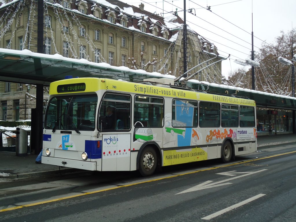 TL Lausanne Nr. 780 NAW/Lauber Trolleybus am 5. Dezember 2010 Lausanne, Chauderon (mit Vollwerbung fr  P+R )