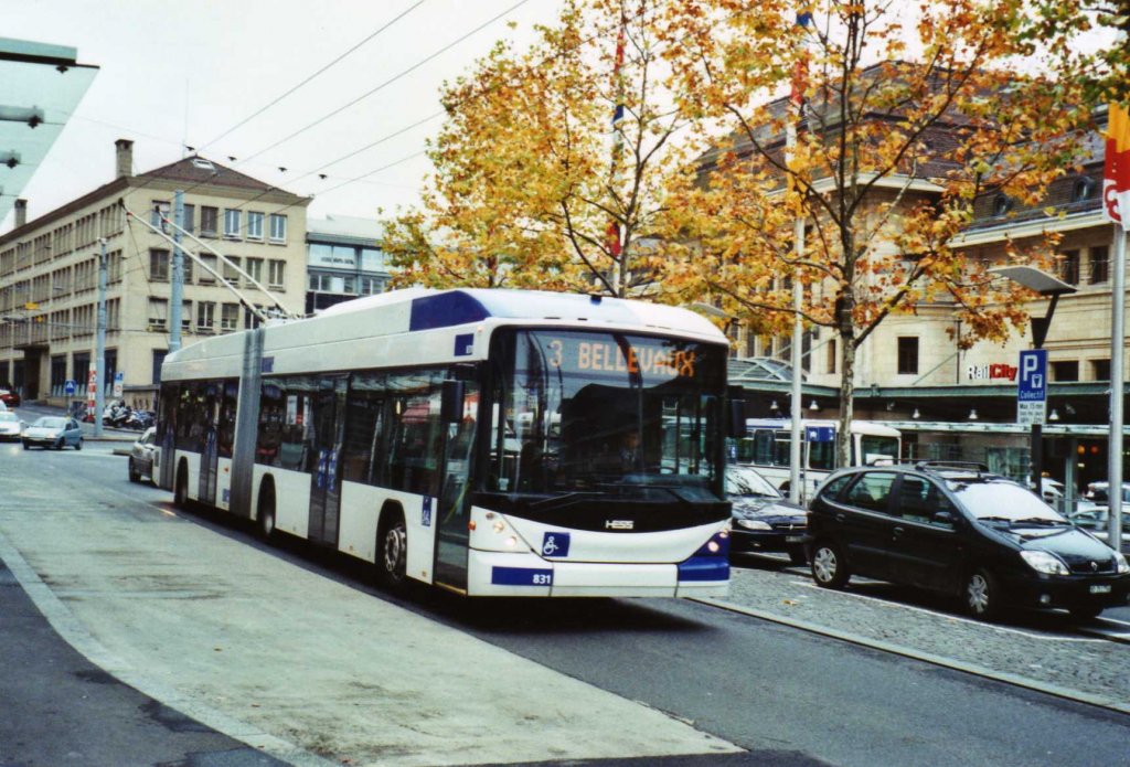 TL Lausanne Nr. 831 Hess/Hess Gelenktrolleybus am 19. November 2009 Lausanne, Bahnhof