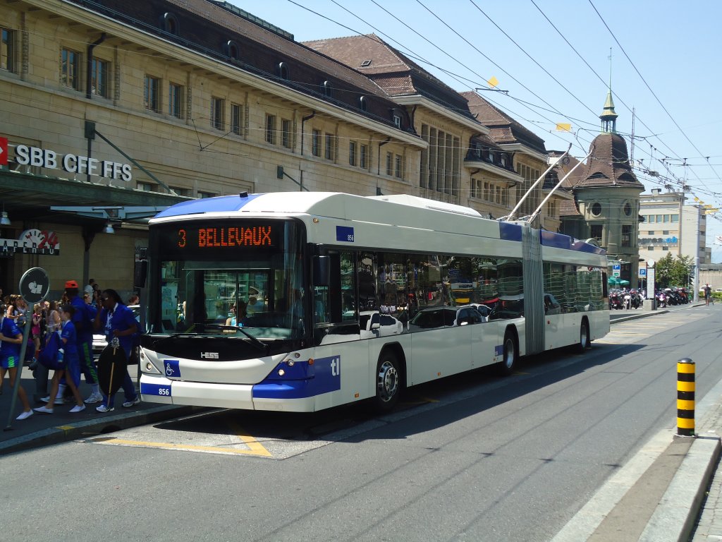 TL Lausanne - Nr. 856 - Hess/Hess Gelenktrolleybus am 12. Juli 2011 beim Bahnhof Lausanne