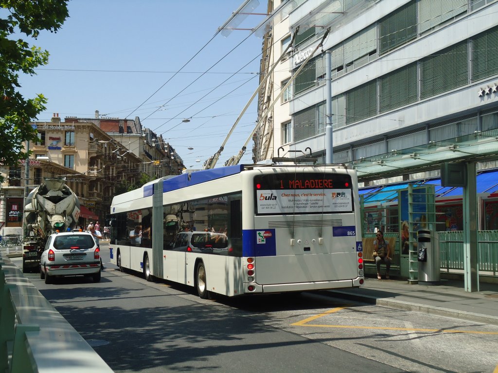 TL Lausanne - Nr. 865 - Hess/Hess Gelenktrolleybus am 12. Juli 2011 beim Bahnhof Lausanne
