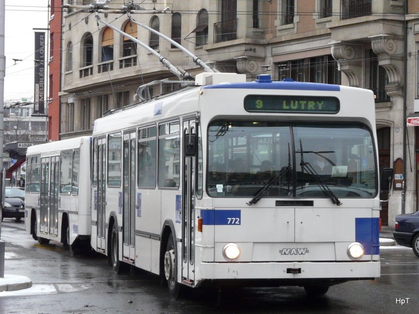 TL - NAW Trolleybus Nr.772 unterwegs auf der Linie 9 in Lausanne am 19.12.2009