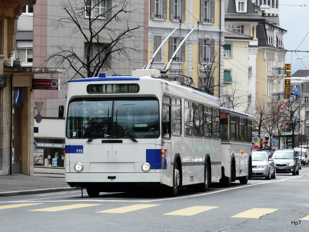 TL - NAW Trolleybus Nr.775 mit Anhnger unterwegs auf der Linie 1 in der Stadt Lausanne am 27.03.2010