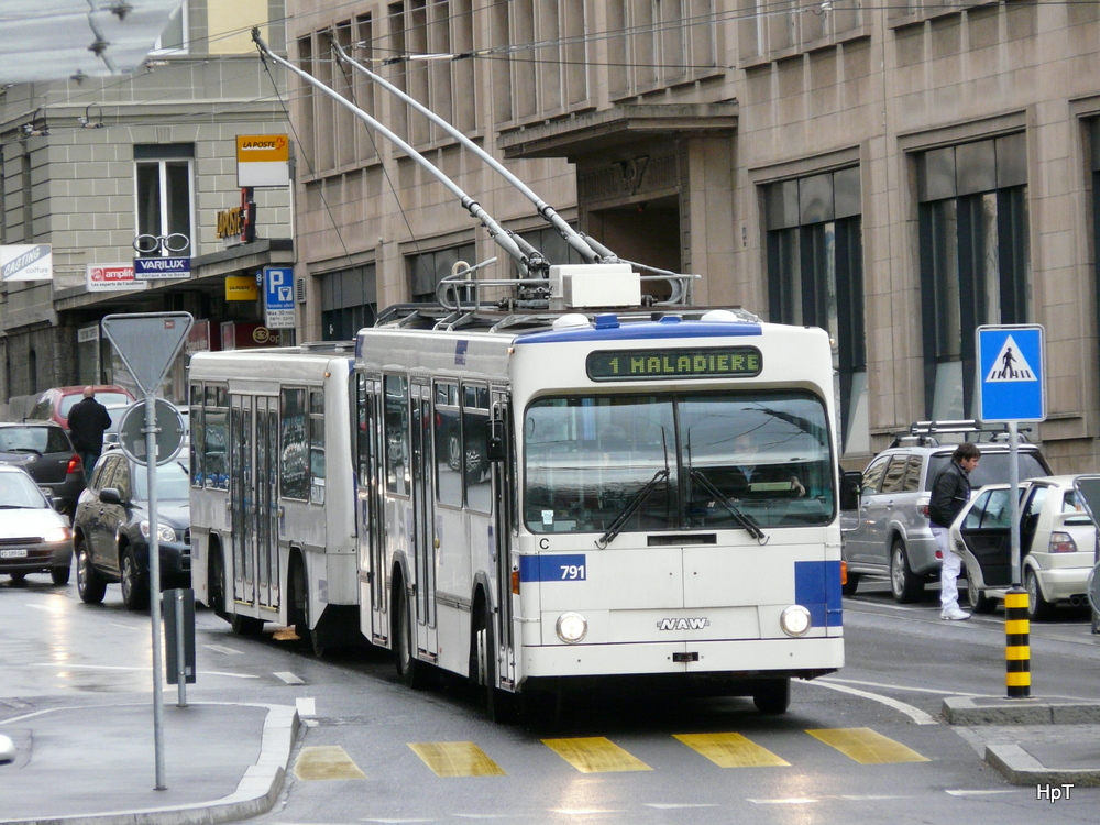 TL - NAW Trolleybus Nr.791 mit Anhnger unterwegs auf der Linie 1 in der Stadt Lausanne am 27.03.2010