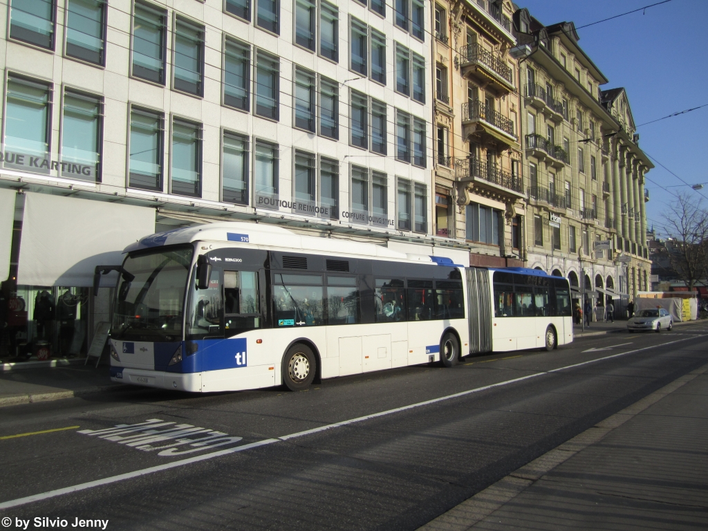 tl Nr. 570 (Van Hool New AG300) am 8.1.2013 in Lausanne, Bel-Air.