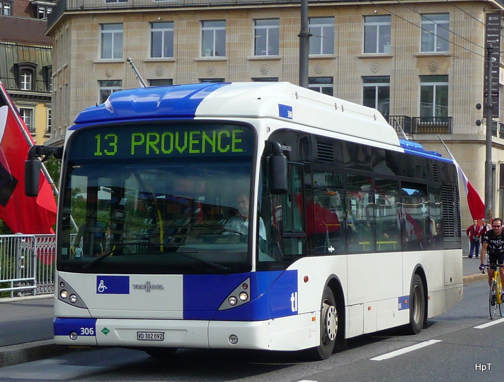 TL - VanHool Nr.306 VD 302092 unterwegs in Lausanne auf der Linie 13 am 09.09.2010