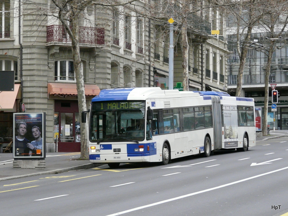 TL - VanHool Nr.558 VD 1656 unterwegs auf der Linie 1 in der Stadt Lausanne am 27.03.2010