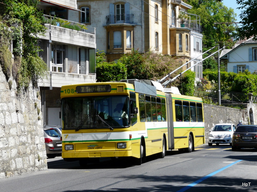 TN Neuchtel - NAW Hess-Trolleybus Nr.108 unterwegs in der Stadt Neuchtel am 18.05.2011