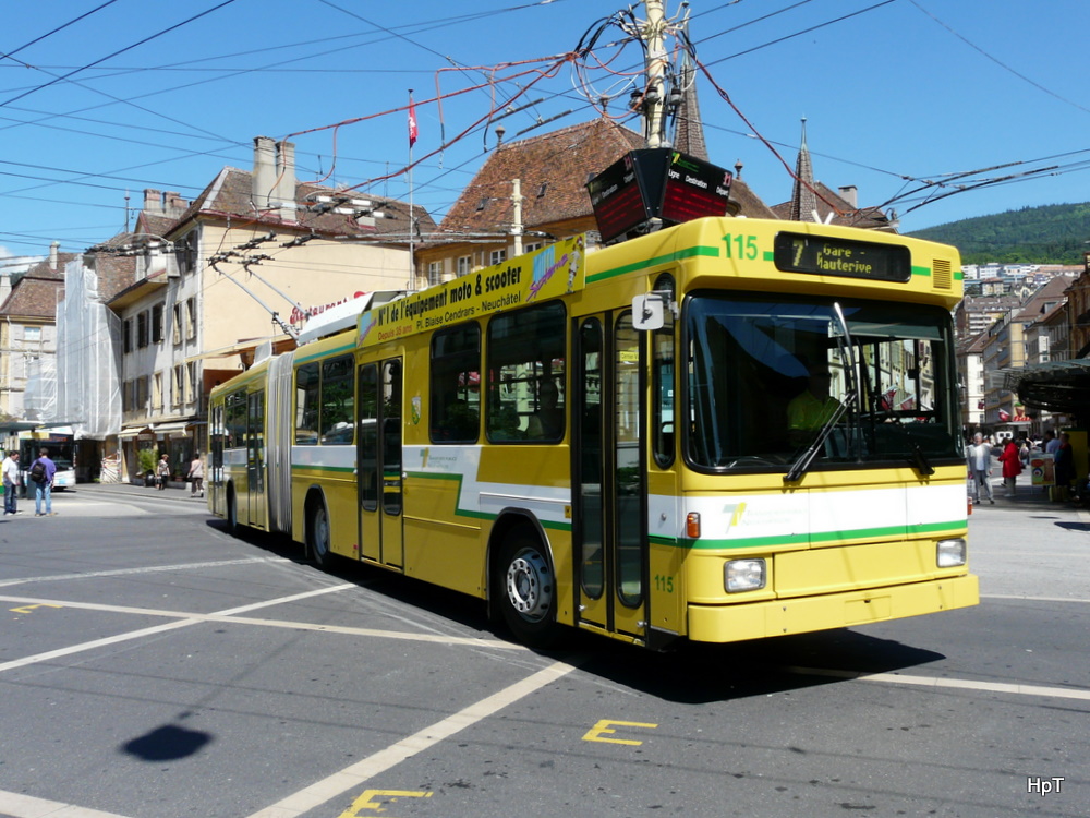 TN Neuchtel - NAW Hess-Trolleybus Nr.115 unterwegs in der Stadt Neuchtel am 18.05.2011