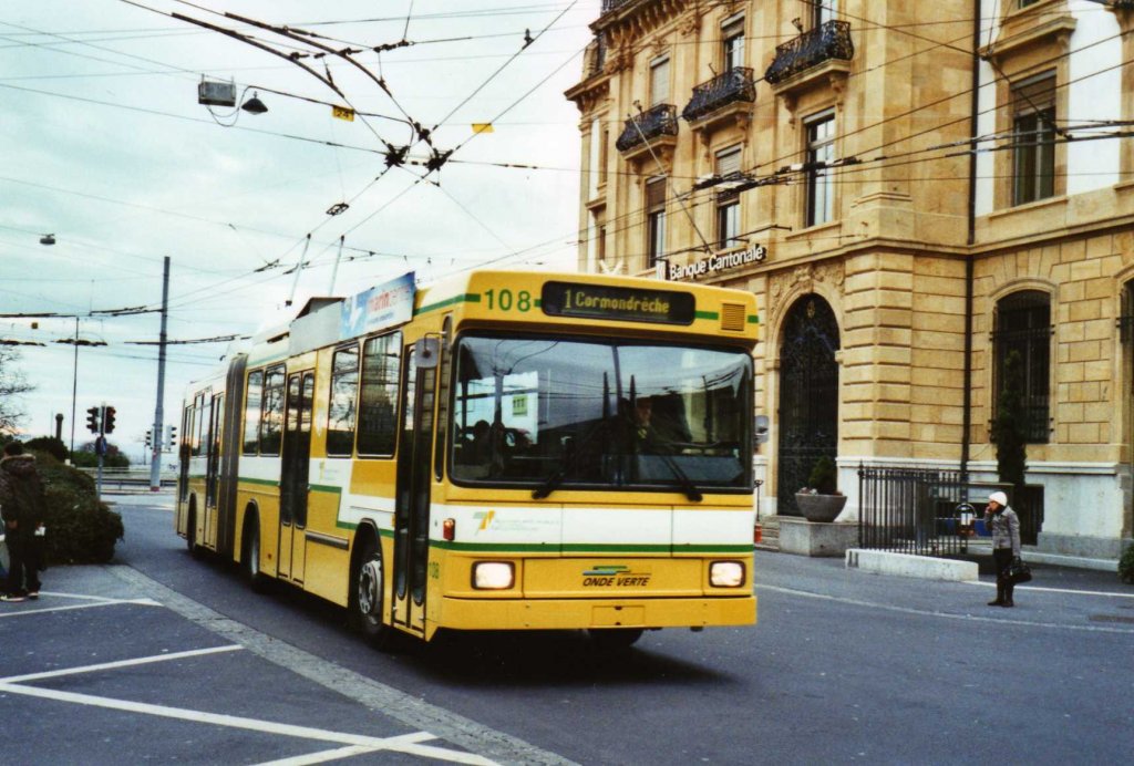 TN Neuchtel Nr. 108 NAW/Hess Gelenktrolleybus am 5. Dezember 2009 Neuchtel, Place Pury