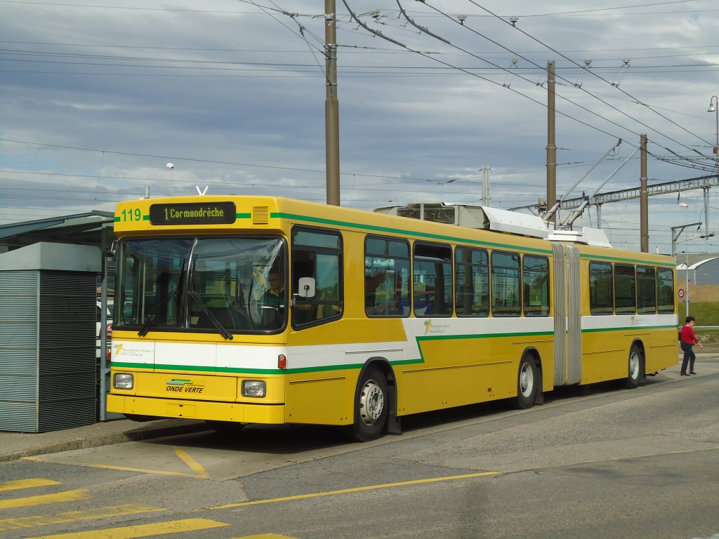 TN Neuchâtel Nr. 119 NAW/Hess Gelenktrolleybus am 4. Oktober 2010 Marin, Bahnhof