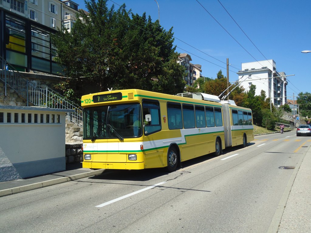 TN Neuchtel - Nr. 120 - NAW/Hess Gelenktrolleybus am 11. Juli 2011 in Neuchtel, Le Rocher