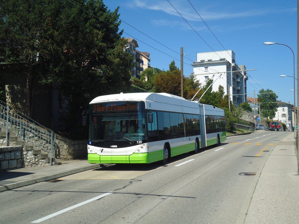 TN Neuchtel - Nr. 135 - Hess/Hess Gelenktrolleybus am 11. Juli 2011 in Neuchtel, Le Rocher