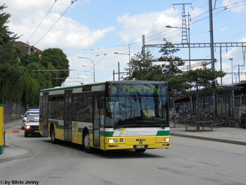 TN Nr. 222 (MAN A21) am 27.7.2010 beim Bhf. Neuenburg