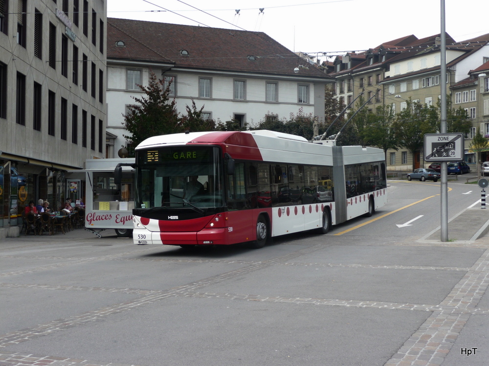 tpf - Hess-Swisstrolley BGT-N2C  Nr.530 unterwegs auf der Linie 3 in Fribourg am 05.08.2011