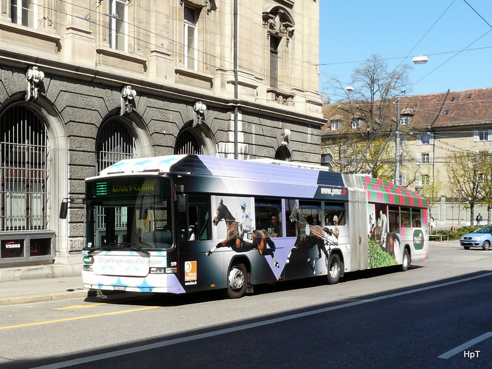 tpf - Hess-Swisstrolleybus  Nr.519  FR 300434 unterwegs in der Stadt Fribourg am 09.04.2011