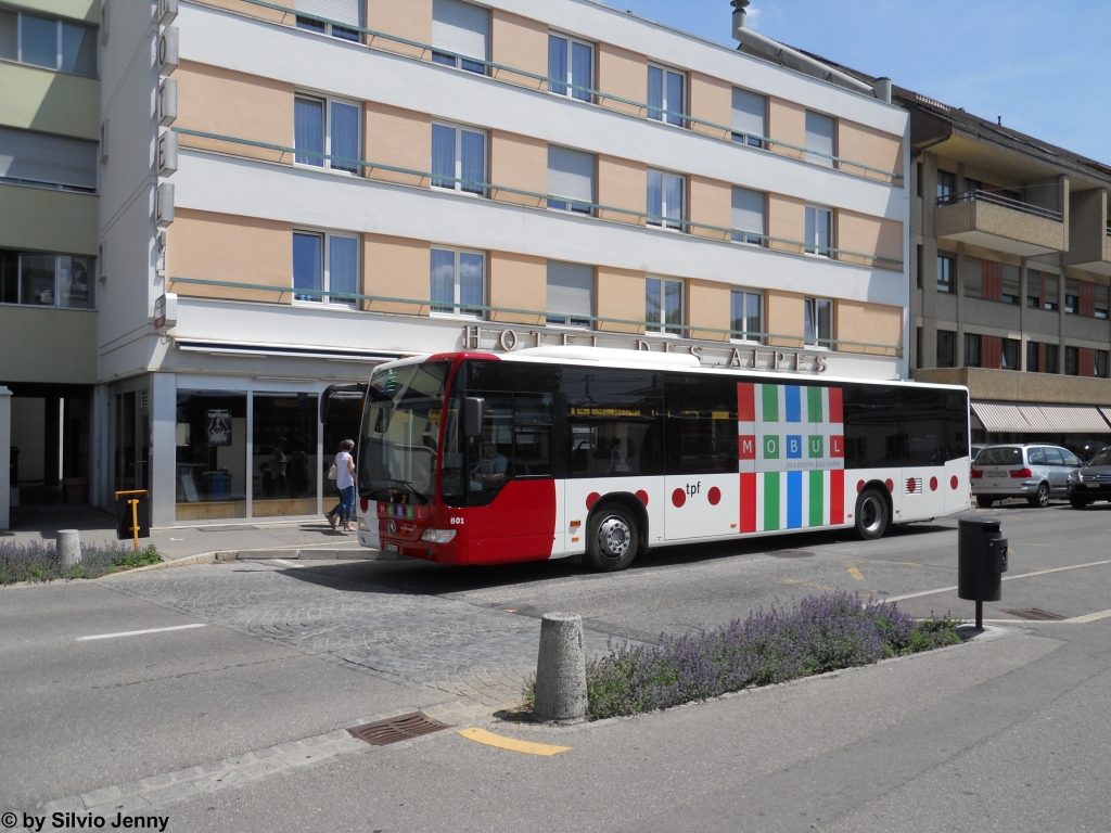 tpf Rgional Nr. 801 (Mercedes CitaroII O530) am 30.5.2012 beim Bhf. Bulle. Fr die Ortsbuslinien in Bulle, die unter dem Namen ''MOBUL'' vermarktet werden, beschaffte die tpf mehrere CitaroII in Stadtausfhrung und 3 Tren.
