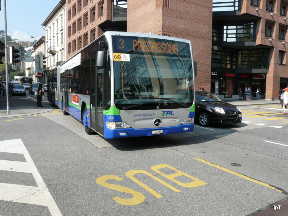 TPL - Mercedes Citaro Nr.424 TI 235892 unterwegs in der Stadt Lugano am 30.09.2011