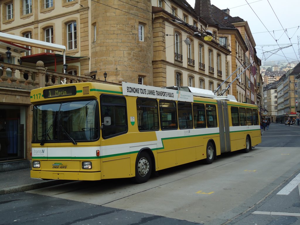 transN, La Chaux-de-Fonds - Nr. 117 - NAW/Hess Gelenktrolleybus (ex TN Neuchtel Nr. 117) am 29. Dezember 2012 in Neuchtel, Place Pury