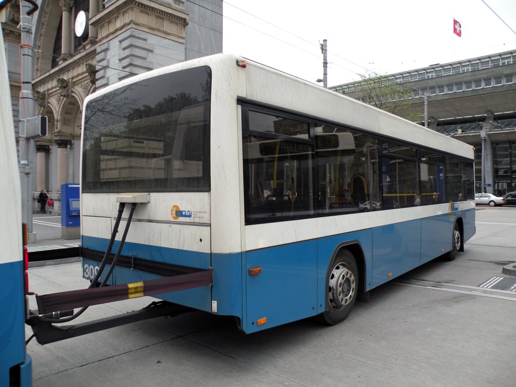 Trolleybus Anhnger mit der Betriebsnummer 309 am Bahnhof Luzern. Die Aufnahme stammt vom 04.05.2010.