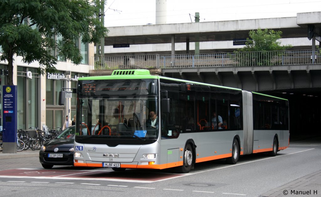 stra 8413 (H BF 413).
Hannover HBF, 16.8.2010.