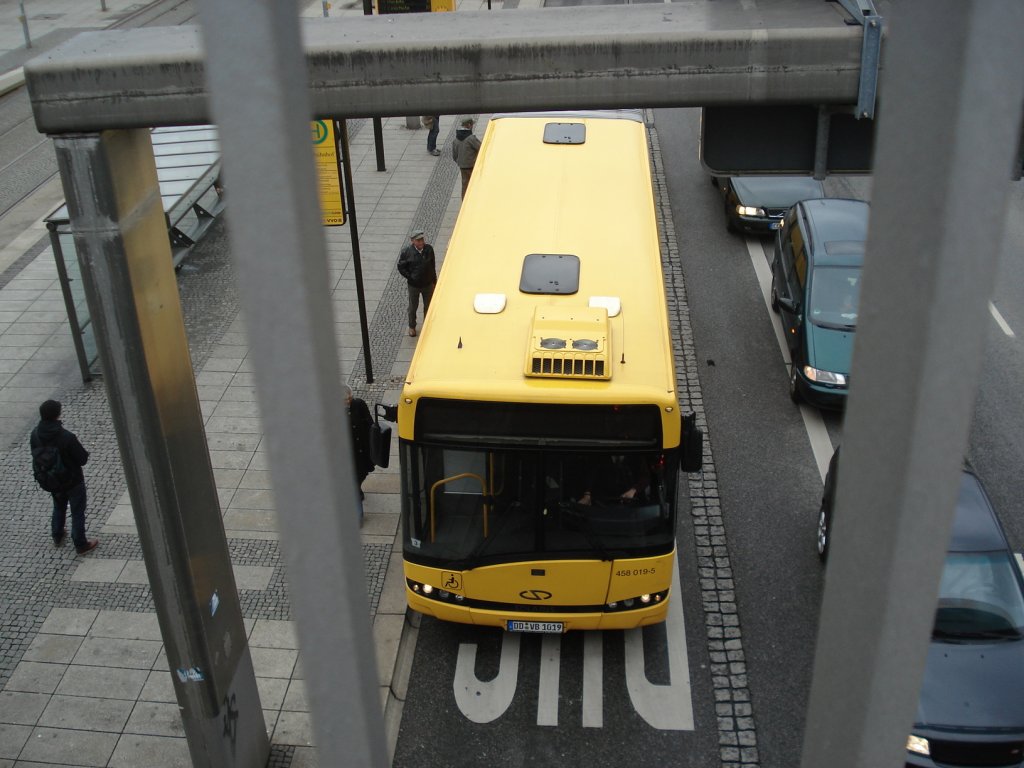 unbekannter DVB Bus am Hbf in Dresden

2009