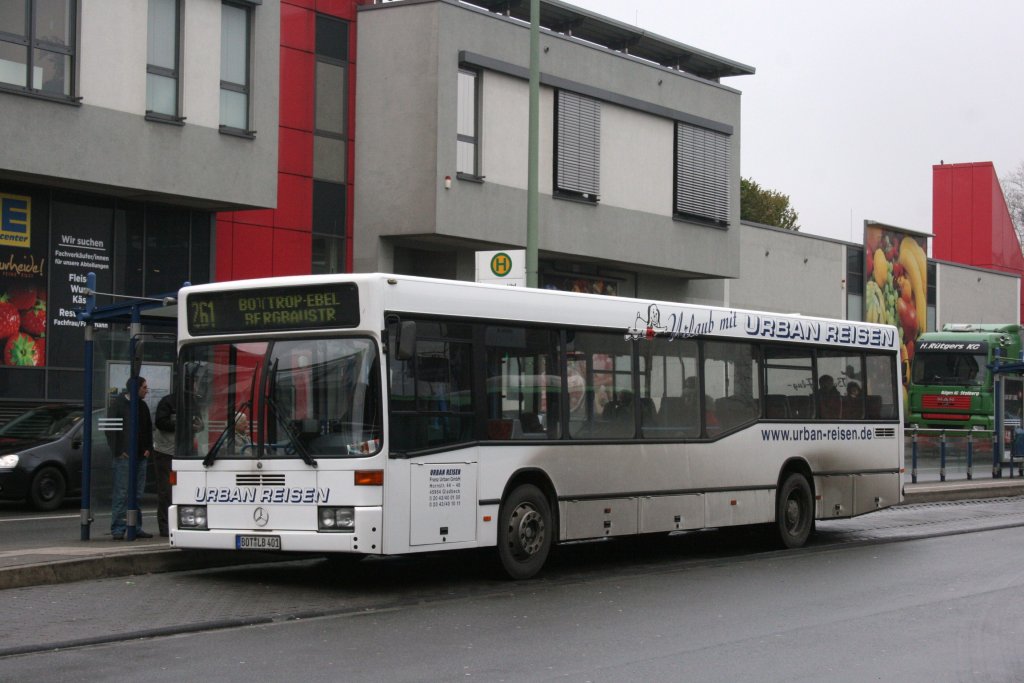 Urban Reisen (BOT LB 401) fhrt im Auftrag der Vestischen.
Hier am HBF Bottrop,19.1.2010.