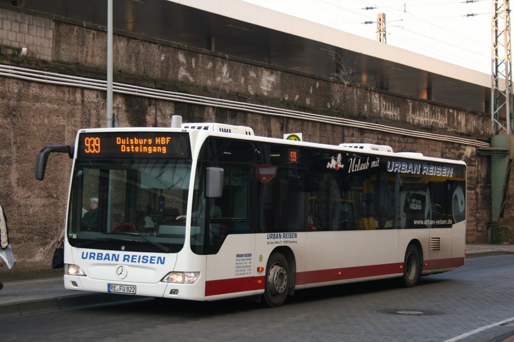Urban Reisen (RE FU 822) mit der Linie 939 am HBF Duisburg Osteingang,20.2.2010.