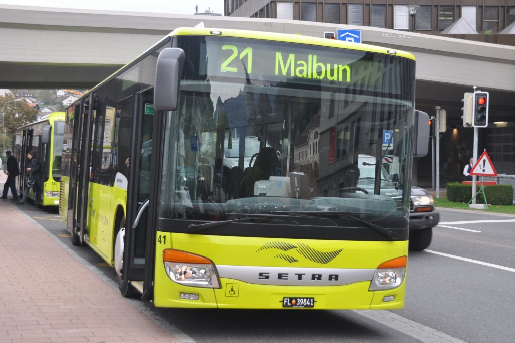 VADUZ, 04.10.2012, Bus 21 nach Malbun an der Haltestelle Post Vaduz