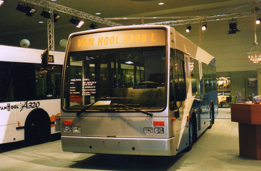 Van Hool A308 L. Aufgenommen auf der IAA 1998 in Hannover.