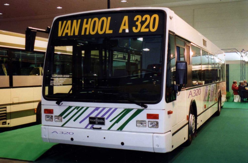 Van Hool A320,. Aufgenommen auf der IAA 1996 in Hannover.
