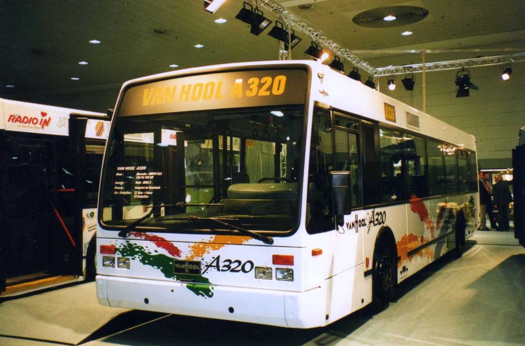 Van Hool A320, aufgenommen auf der IAA 1998 in Hannover.