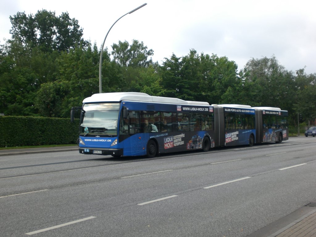Van Hool AGG 300 auf der Linie 5 nach Bahnhof Burgwedel am U-Bahnhof Niendorf Markt.