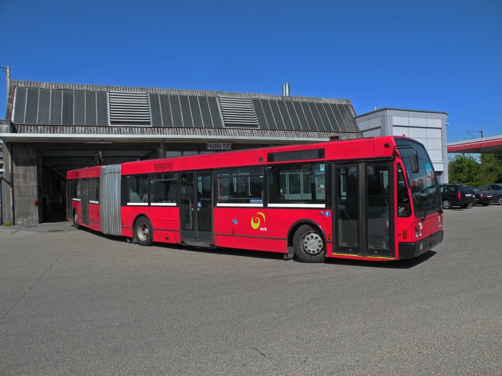 Van Hool Bus ex Bernmobil 242 kommt bei der BVB als Tramersatzbus zum Einsatz. Bei der BVB erhlt der Bus die Betriebsnummer 739. Die Aufnahme stammt vom 03.05.2012.