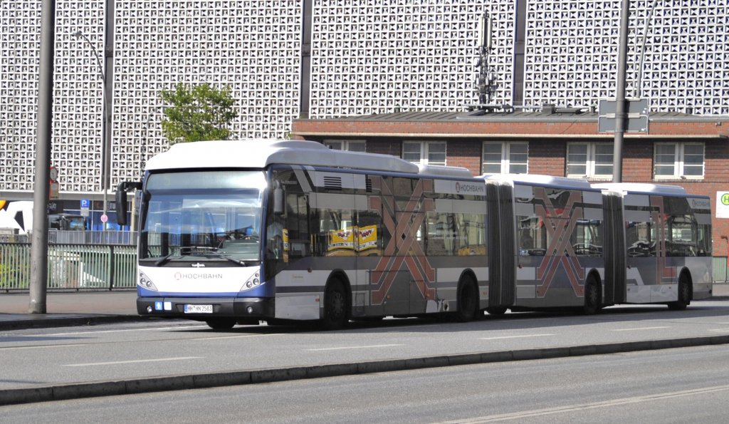 Van Hool Bus im Hamburg am 03.08.2010.