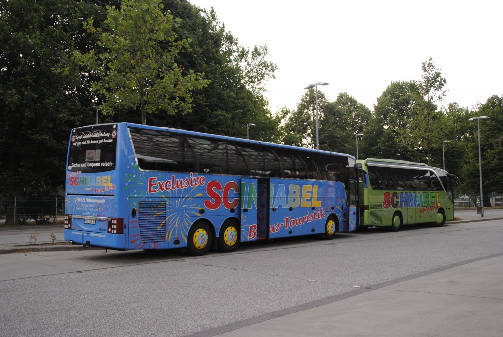 Van Hool und Setrabus im Hamburg/ZOB am 01.07.2010