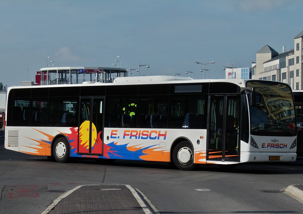 VanHool der Firma Emil Frisch aufgenommen beim verlassen des Busbahnhofs in Luxemburg am 28.05.2011.