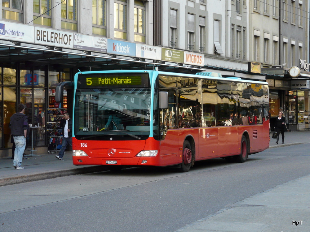 VB Biel - Mercedes Citaro  Nr.186  BE 654186 unterwegs auf der Linie 5 in der Stadt Biel am 13.11.2010