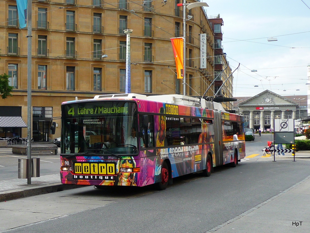VB Biel - NAW Trolleybus Nr.90 unterwegs auf der Linie 4 in Biel am 14.08.2010
