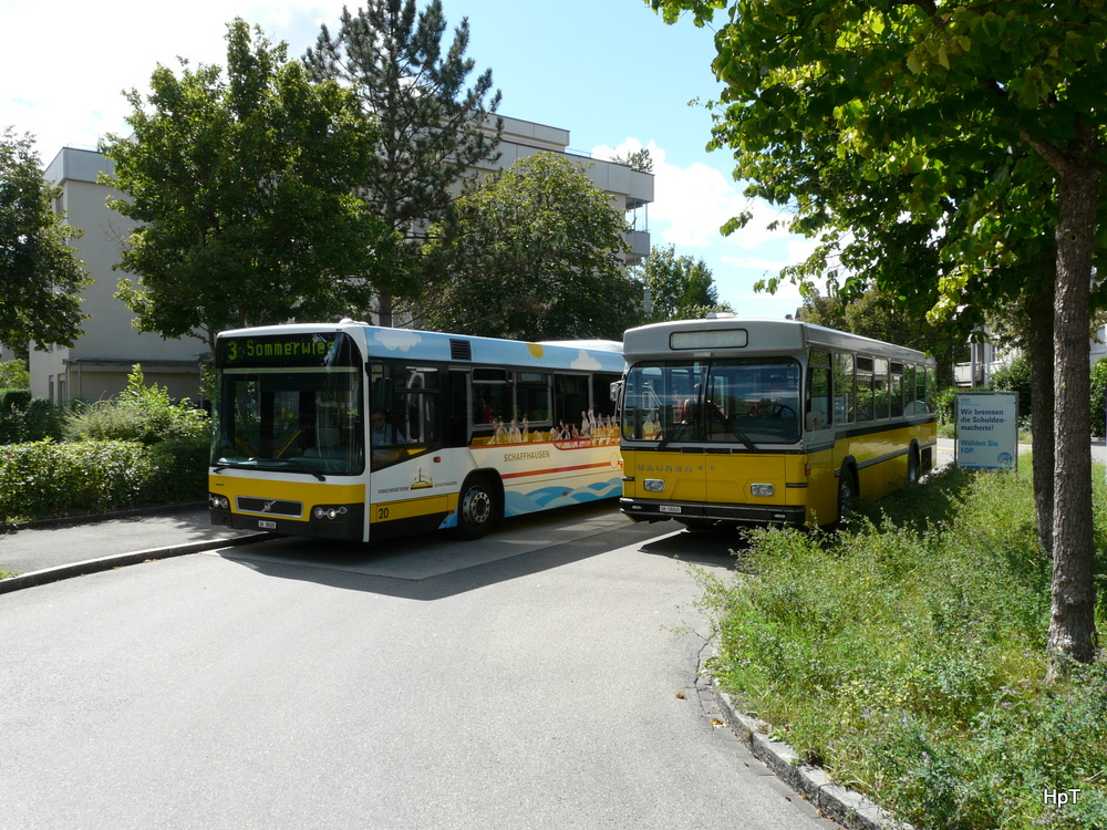 VB Schaffhausen - Volvo Nr.20  SH  3802 neben Oldtimer Saurer-Berna Typ LMC-D60 Nr.40 SH 58045 (ex VB Schaffhausen) unterwegs in Schaffhausen am 26.08.2012