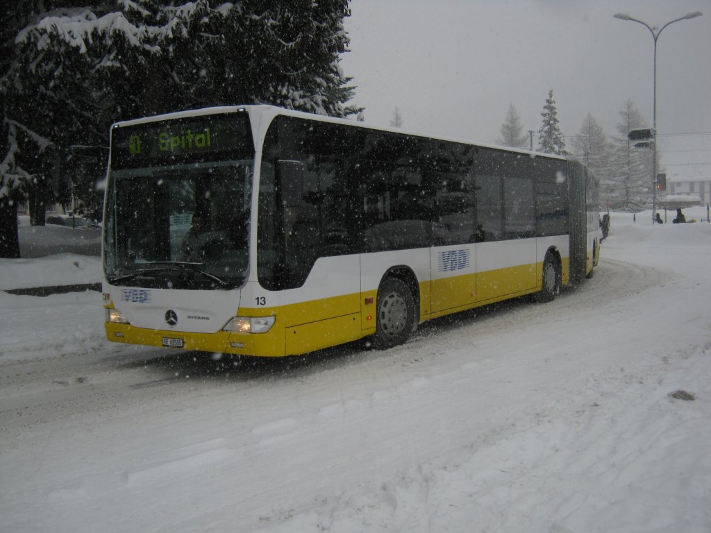 VBD Citaro II G Nr. 13 auf der Linie 1 in Davos Dorf, 31.12.2011.