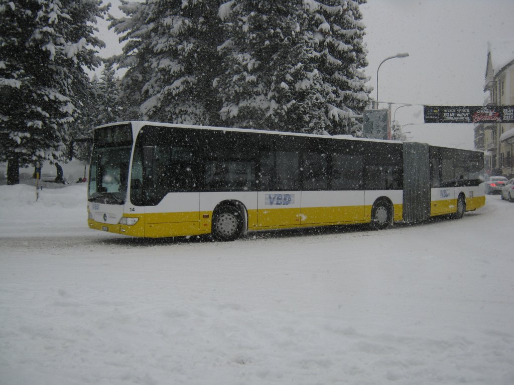 VBD Citaro II G Nr. 14 auf der Linie 7 in Davos Dorf, 31.12.2011.

