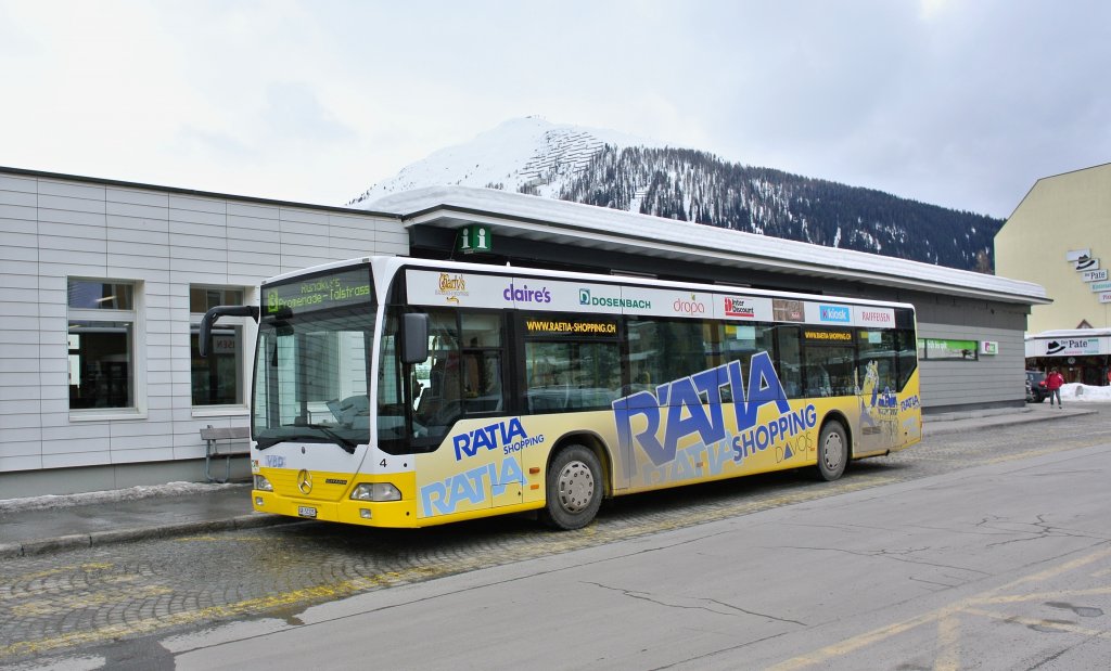 VBD Werbe Citaro Nr. 4 auf der Linie 3, Davos Dorf, Bahnhof, 09.03.2013.