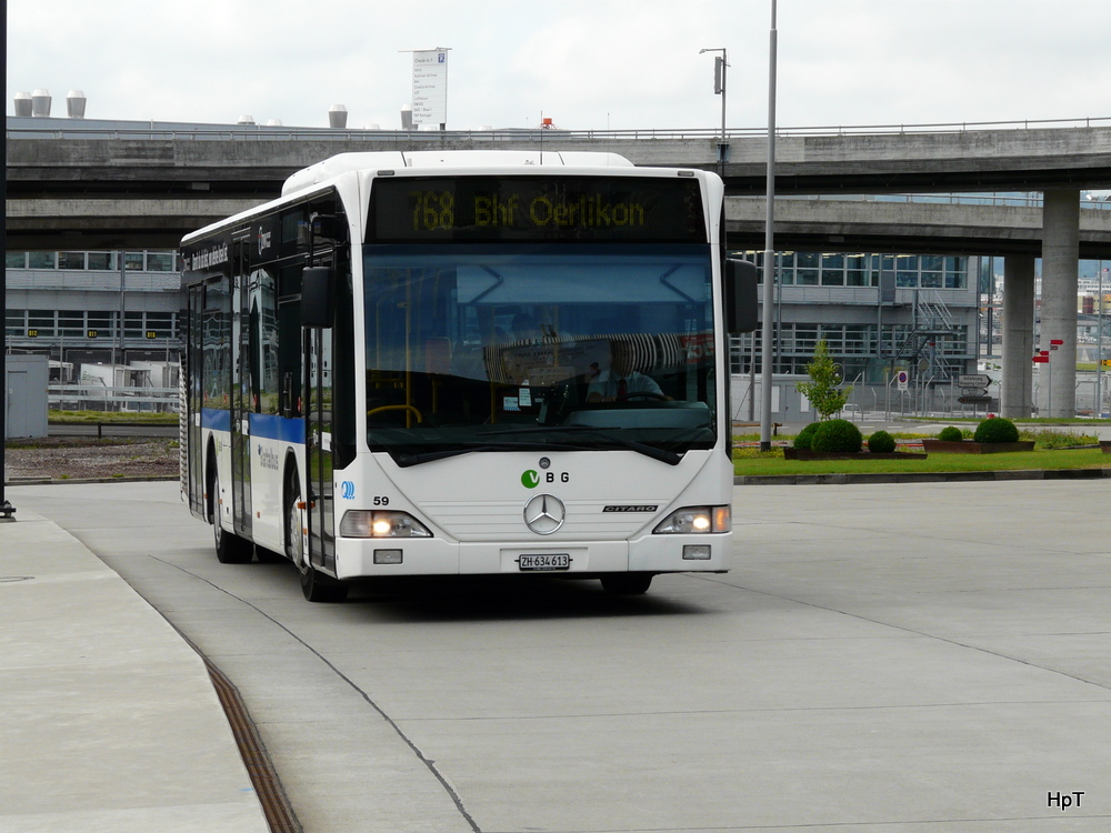 VBG - Mercedes Citaro Nr.59 ZH 634613 bei der zufahrt zu den Bushaltestellen beim Flughafen Zrich am 10.07.2011