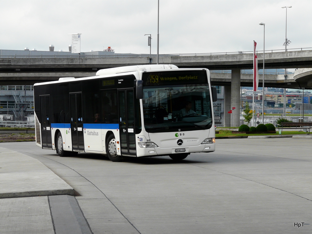 VBG - Mercedes Citaro Nr.92 ZH 661192 bei der zufahrt zu den Bushaltestellen beim Flughafen Zrich am 10.07.2011